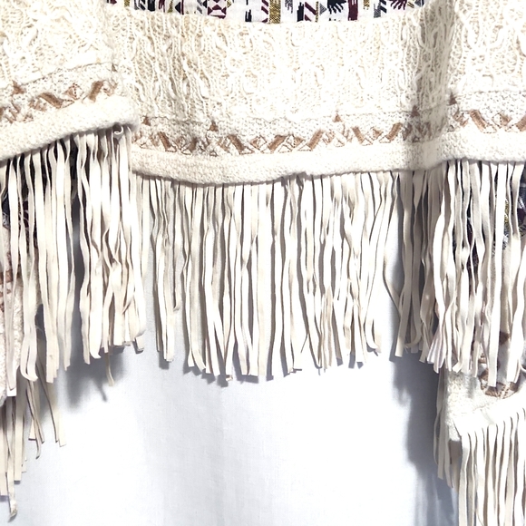 Miss Me Boho Western Cowgirl Aztec Fringed Vest Size Large - Picture 4 of 8